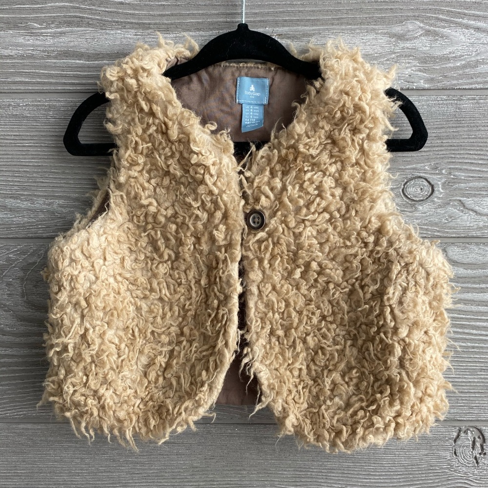 Gap shearling vest size 4
